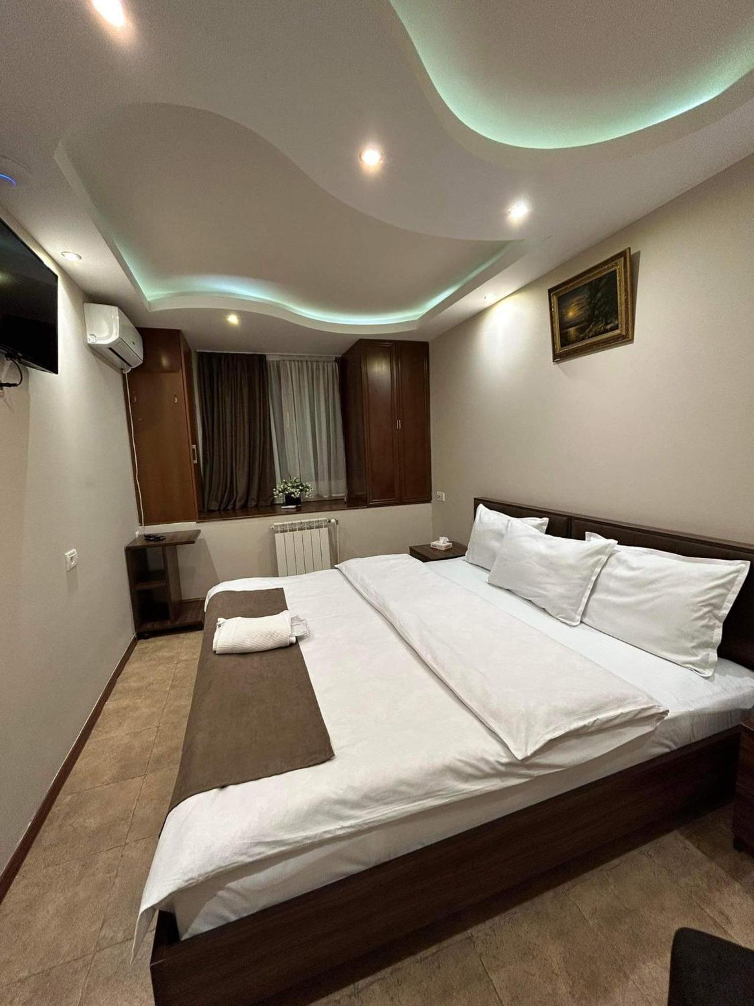 Time Hotel & Tours Γιερεβάν Εξωτερικό φωτογραφία