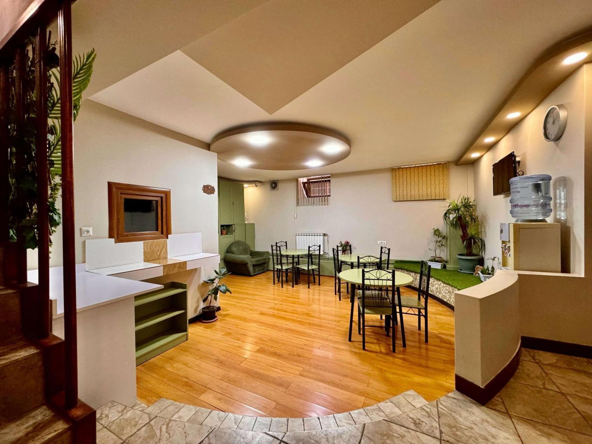 Time Hotel & Tours Γιερεβάν Εξωτερικό φωτογραφία