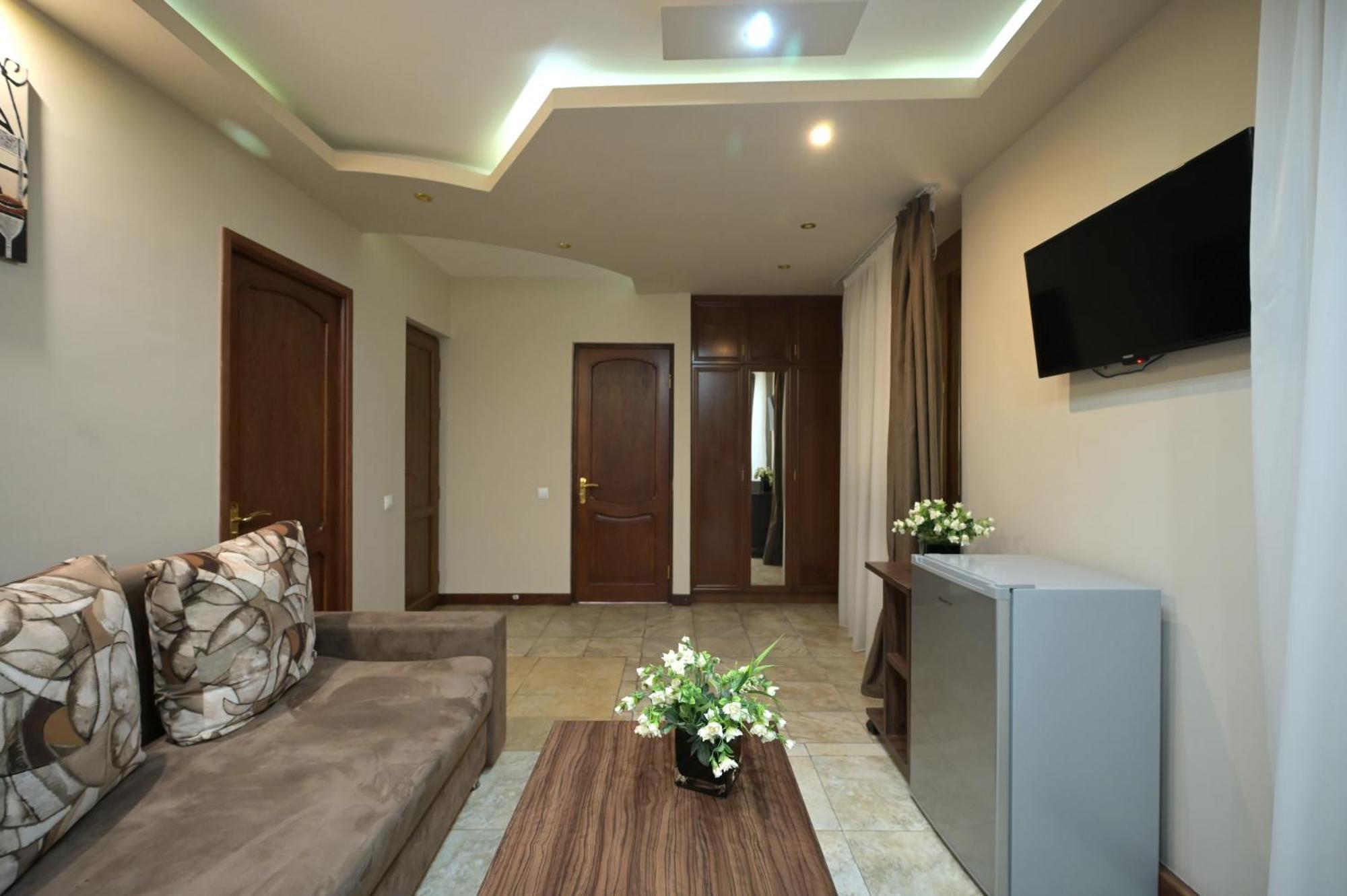 Time Hotel & Tours Γιερεβάν Εξωτερικό φωτογραφία