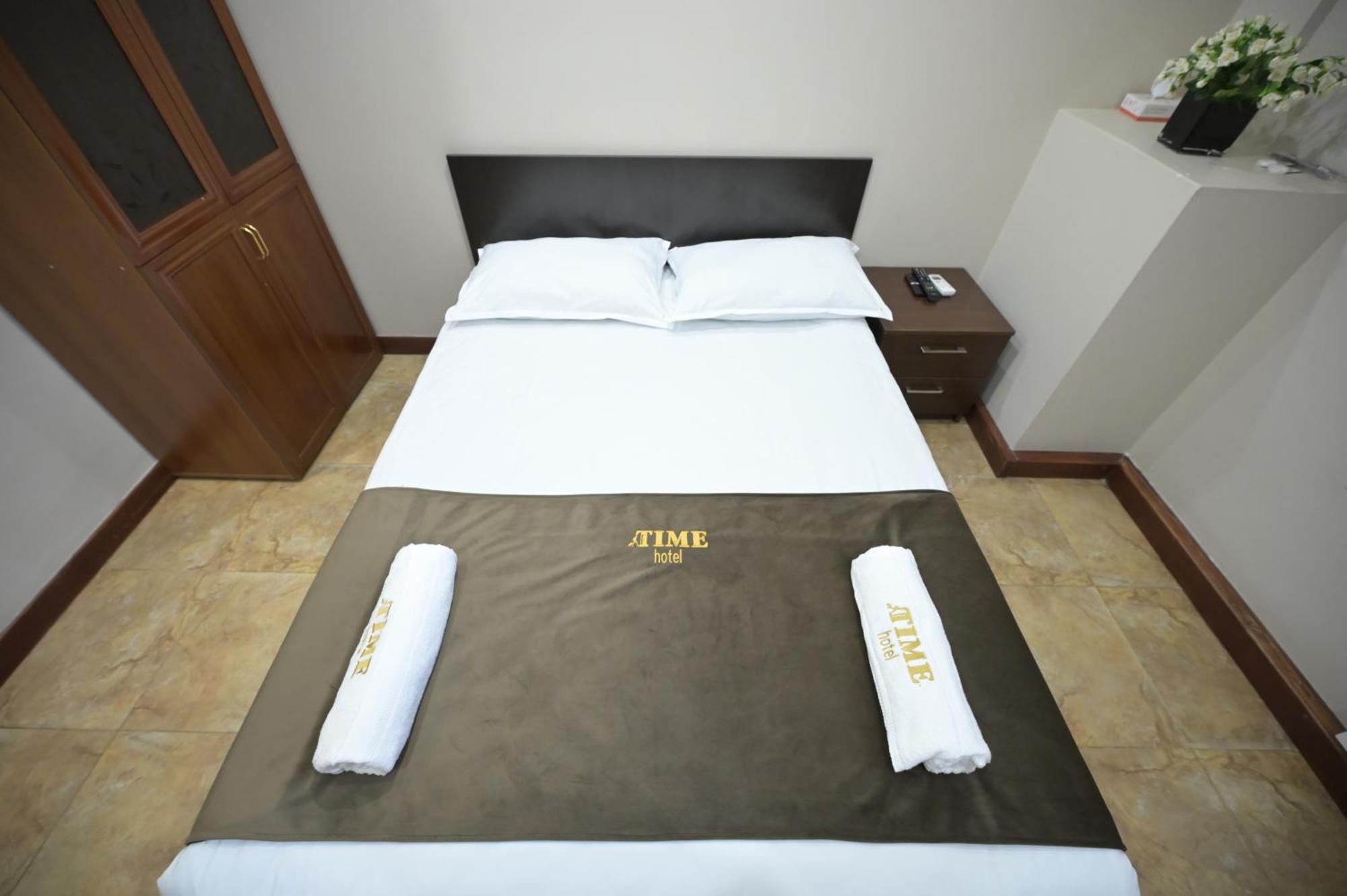 Time Hotel & Tours Γιερεβάν Εξωτερικό φωτογραφία