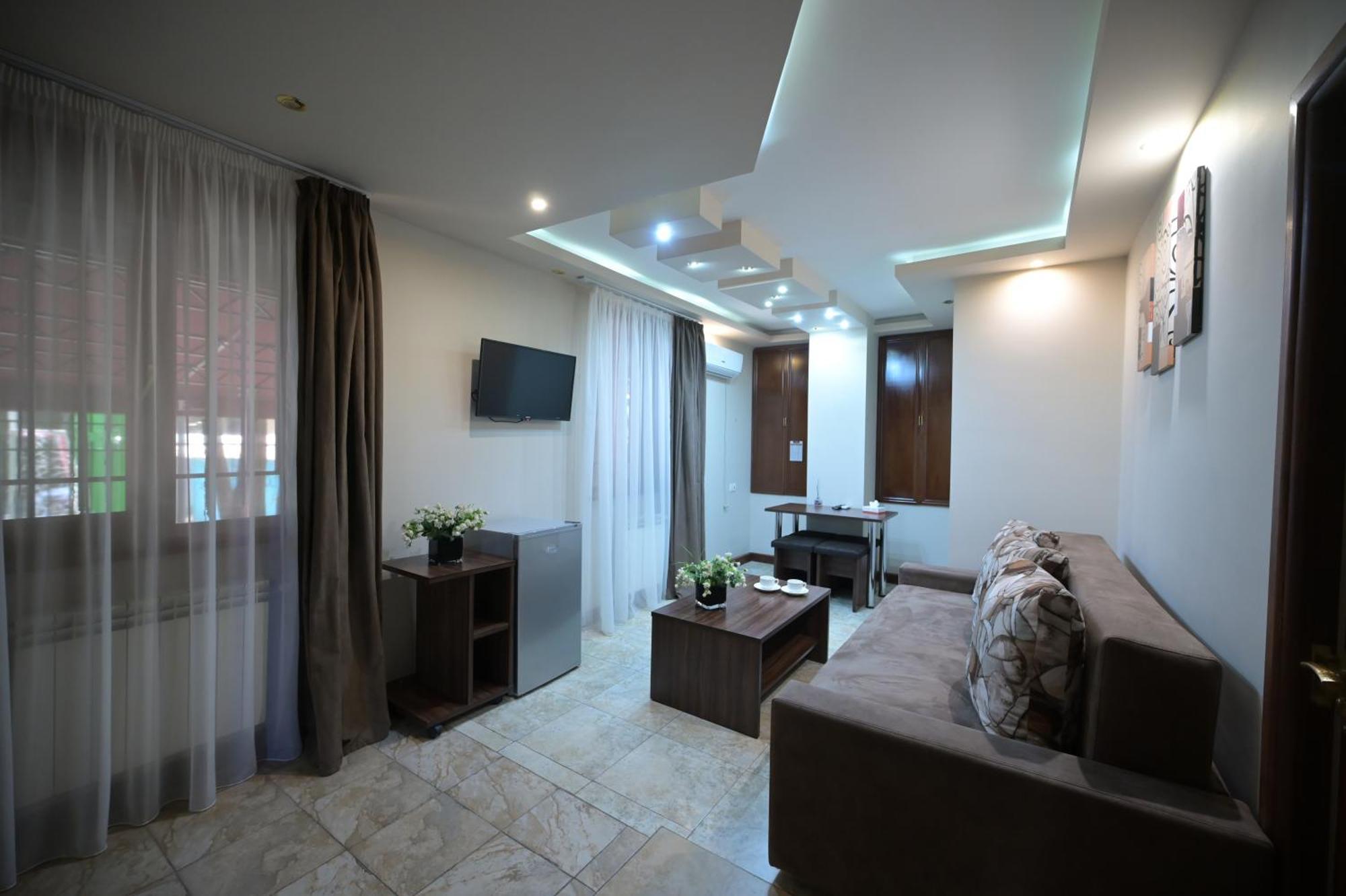 Time Hotel & Tours Γιερεβάν Εξωτερικό φωτογραφία