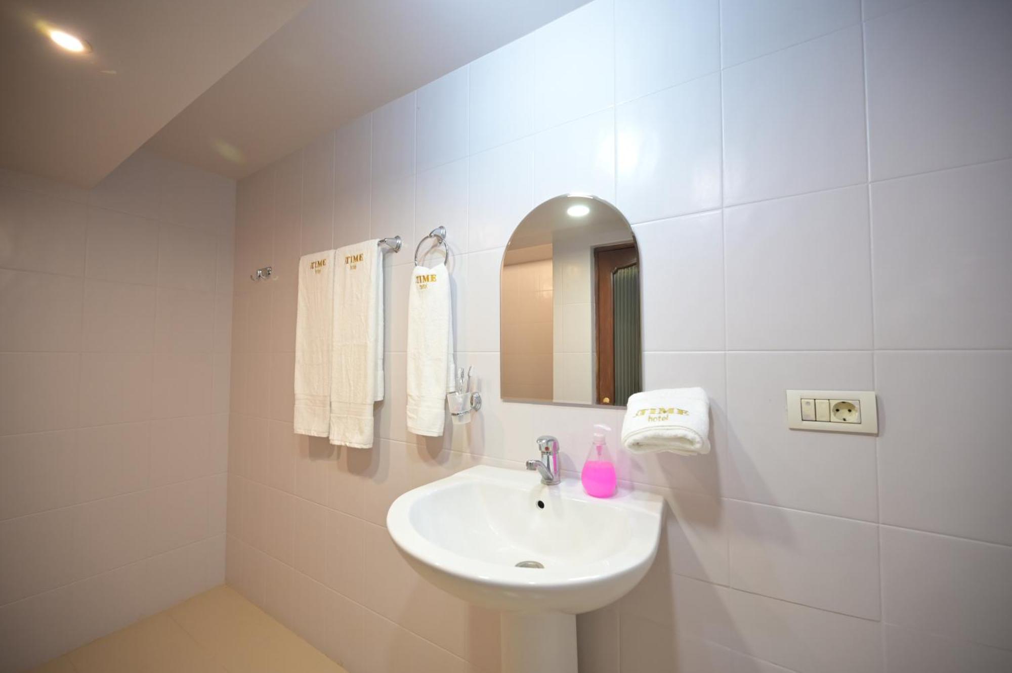 Time Hotel & Tours Γιερεβάν Εξωτερικό φωτογραφία