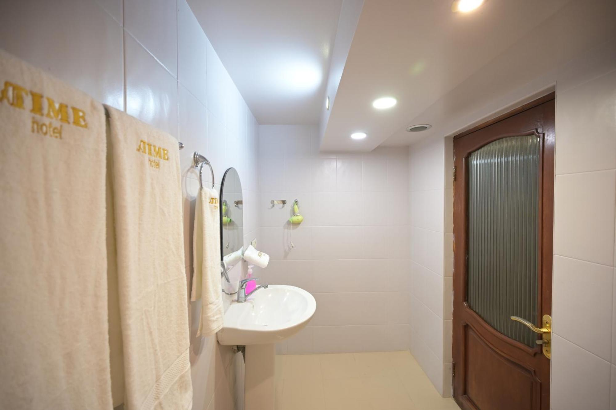 Time Hotel & Tours Γιερεβάν Εξωτερικό φωτογραφία