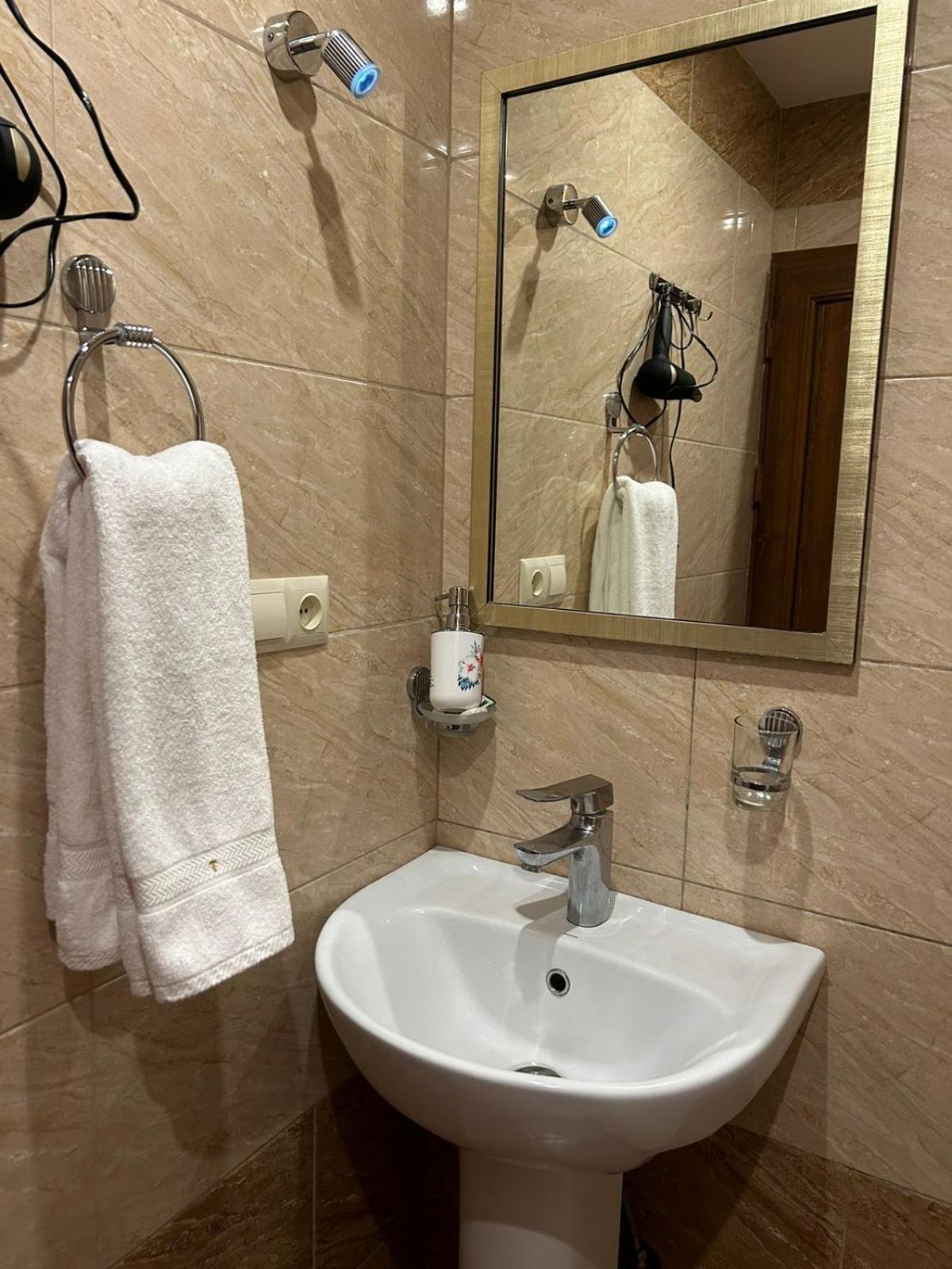 Time Hotel & Tours Γιερεβάν Εξωτερικό φωτογραφία