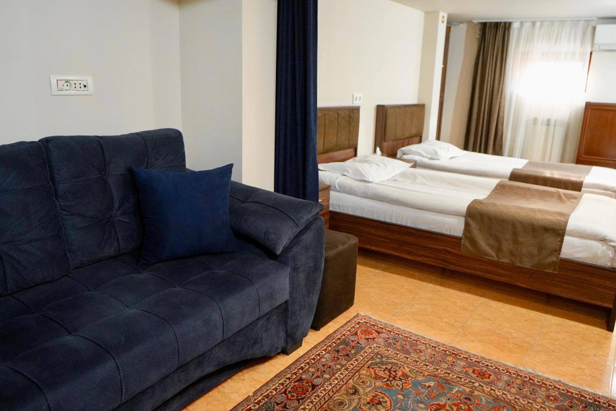 Time Hotel & Tours Γιερεβάν Δωμάτιο φωτογραφία