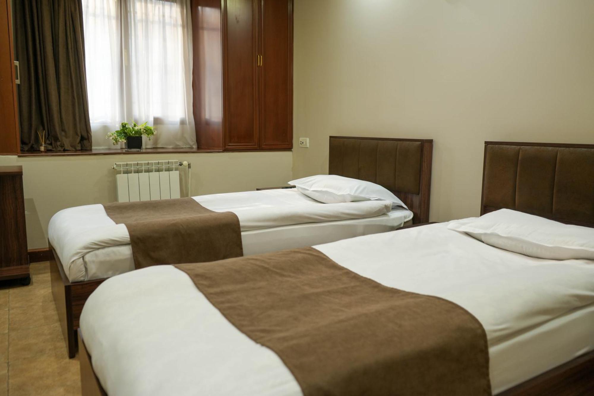 Time Hotel & Tours Γιερεβάν Δωμάτιο φωτογραφία